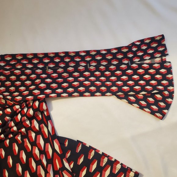 NWT WHBW Black w/ Red and Pink 3D Design Dress w/ Split Bell Sleeve Size XS - Picture 5 of 12